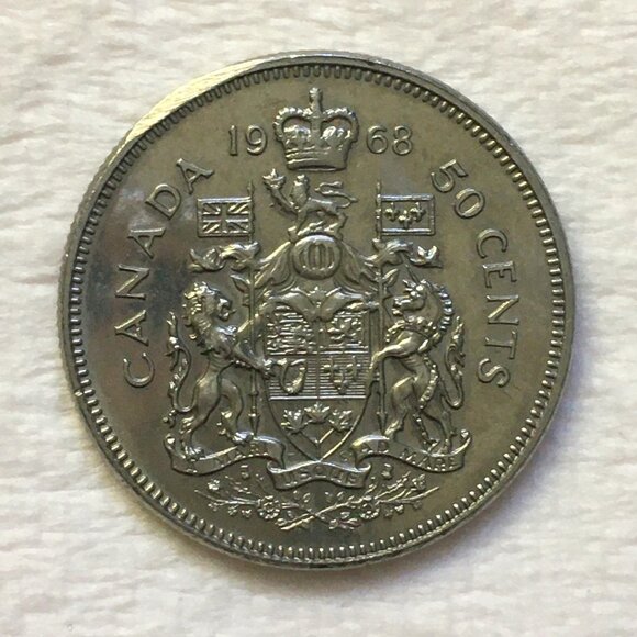 1968 RCM Queen Elizabeth II Canadian Nickel Half Dollar - Picture 4 of 4